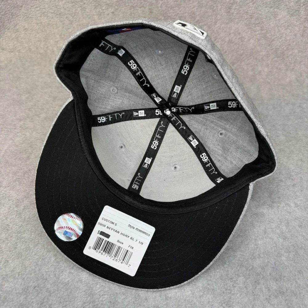 New York Yankees Hat Cap Fitted‎ Mens 7 1/8 Gray Black MLB Baseball New Era